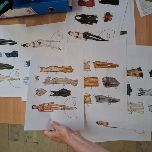 Papercraft High Fashion Doll Dress-Up Set 16 Pages New