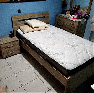 Ημιδιπλο κρεβάτι 200χ120 κομοδίνο, συρτάριερα και καθρέπτης100χ100 σκούρο δρυς,στρώμα comfort