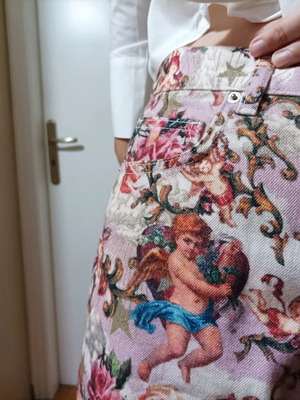 Τζιν ροζ εμριμέ φλοράλ ASOS σαν καινούργιο, ψιλόμεσο με τύπωμα αγγέλων