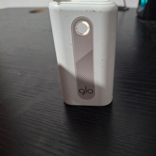 Glo Hyper white used tobacco heating device