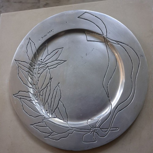 Decorative engraved plate by Achilleas Droungas for Intracom, 31 cm