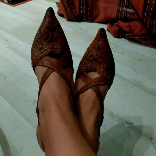 Hispanitas leather vintage tan shoes with straps size 39 used