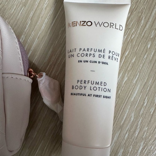 Kenzo World perfumed body lotion 75ml with pink pouch new