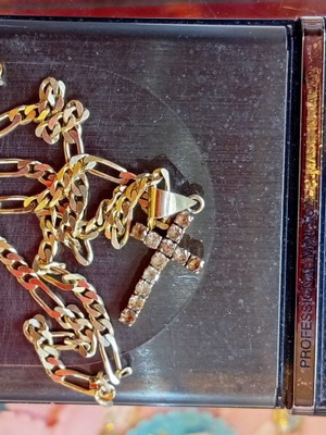 Chain with cross 14k 16.69 gr like new