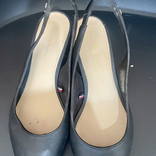 Tommy Hilfiger Feminine Leather Slingback Pumps like new, black, size 38