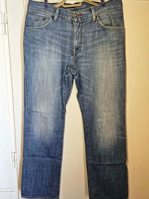 Tommy Hilfiger men's denim jeans, size L, cotton