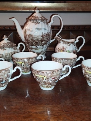 Vintage Johnson Brothers tea set 15 pieces used