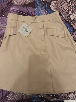 Mind Matter vegan leather skirt above the knee new, beige, size M