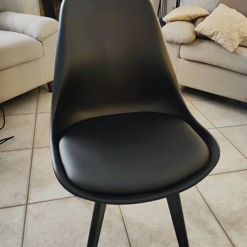 Chairs new, pack of 4 for versatile use