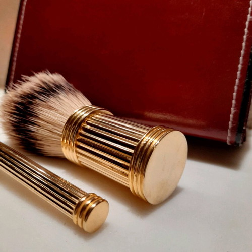 Vintage luxury shaving set like new with leather case