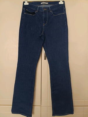Levi's women's jeans like new, Classic Bootcut, dark blue