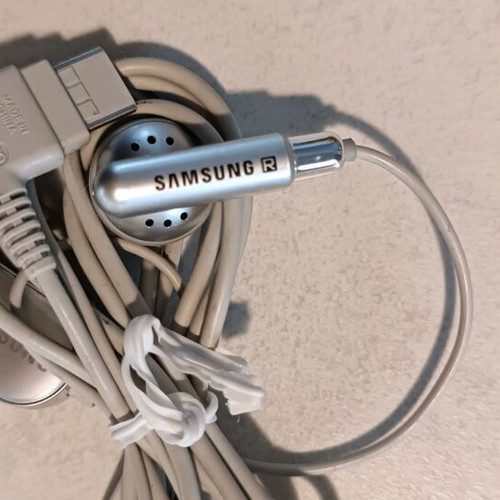 Samsung earbuds like new