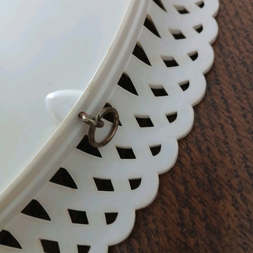 Decorative round plastic serving platter white color like new