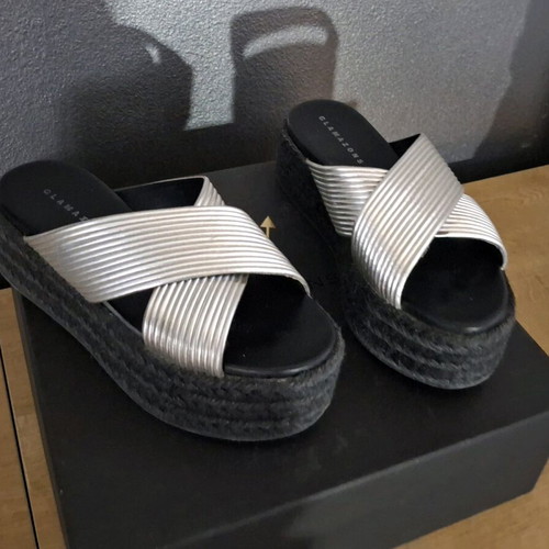Glamazons women's platform shoes like new, black and silver
