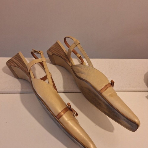 Vavoulas women's low slingback sandals gold with pink gold bow like new