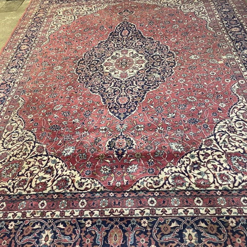 Wool Persian rug like new, 9-10 meters, colorful patterns