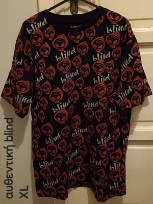 Blind T-shirt like new, size XL, black and red