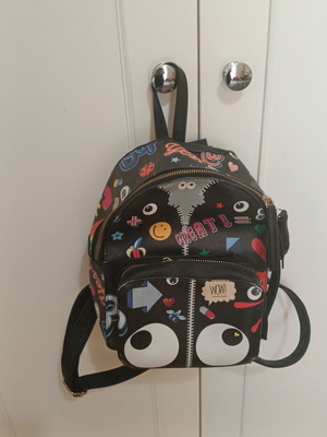 Backpack like new, colorful design