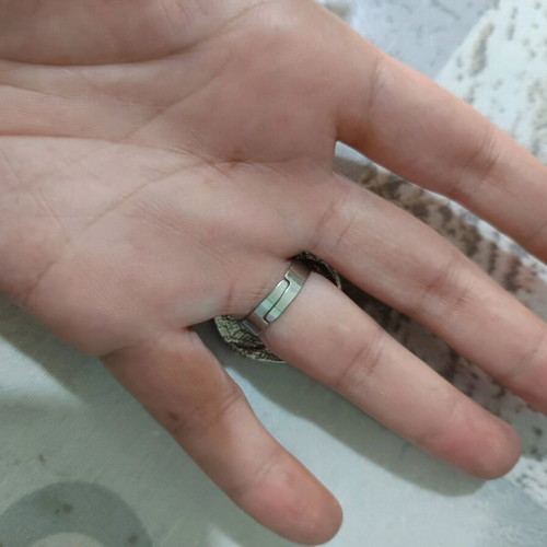Adjustable ring like new, black and silver
