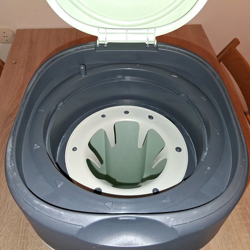 Tommee Tippee Twist and Click Diaper Disposal Bin blue used