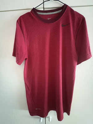 Nike Dry Fit sports shirt size S like new