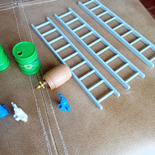 Playmobil gas station construction accessories like new