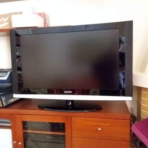 Samsung HD 40' TV model LE40S7 like new with Doop decoder