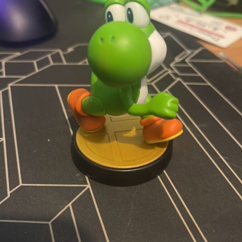Amiibo Yoshi Super Smash Bros series like new out of packaging