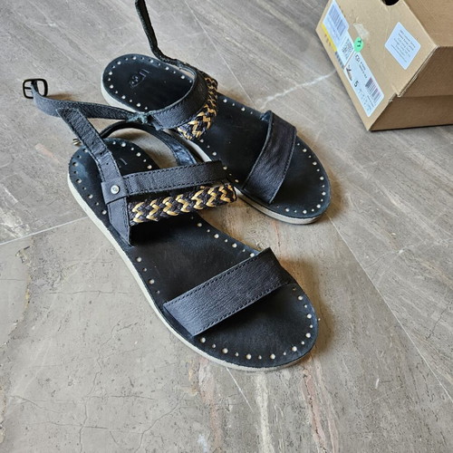 Ugg Australia flat sandals size 37 like new