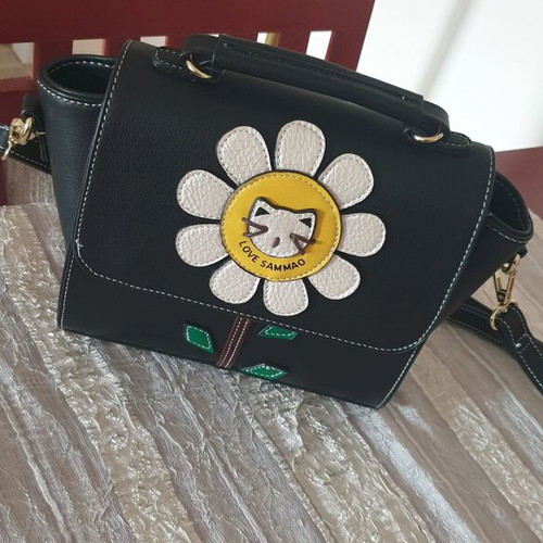 Sammao shoulder bag like new, black and white