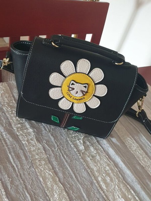 Sammao shoulder bag like new, black and white