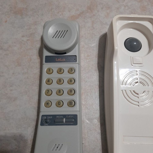 Wired home phones set of 4 like new, wall or desk mount
