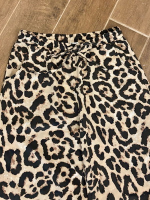 Ψιλόμεση παντελόνα Animal Print σαν καινούργια, μέγεθος M