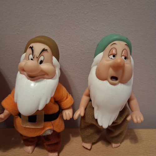 Disney collectible Snow White dwarfs figures like new