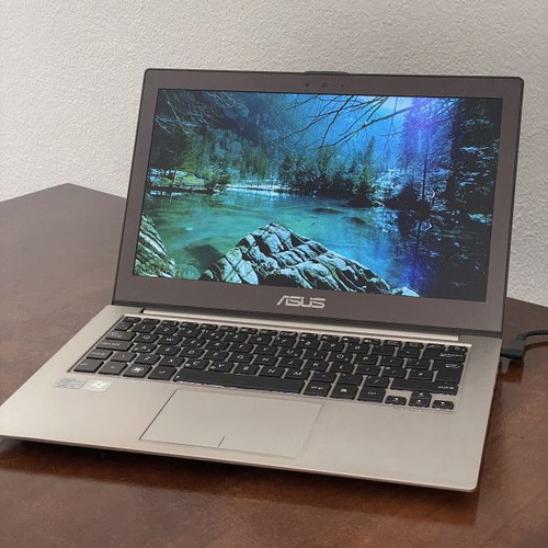Asus Zenbook UX32A i5-3317U used with backlit keyboard and leather case