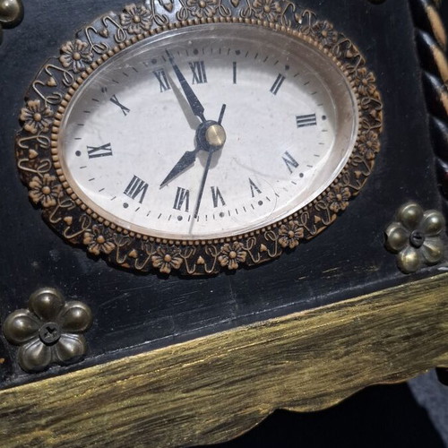 Mantel Clock retro decorative, like new, analog quartz
