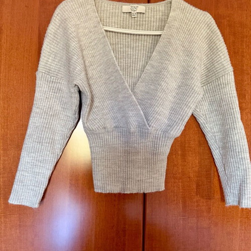 Knitted beige Zini sweater like new