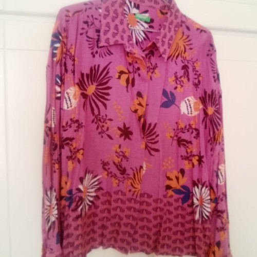 Benetton floral long-sleeve shirt like new, multicolor
