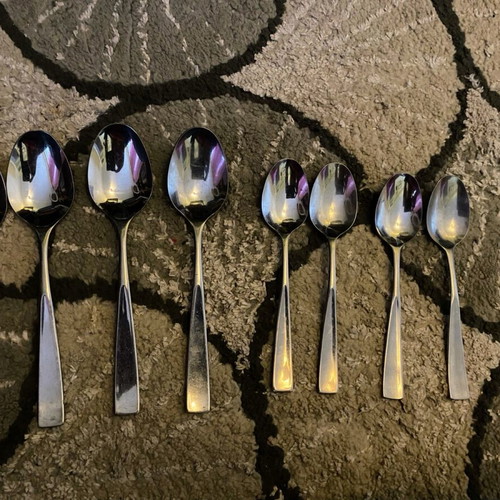Rogers stainless steel cutlery set like new, 20 pieces