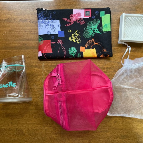 Toiletry bag set used with Apivita, Oxette and wooden case