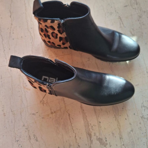 Nak ankle boots size 39, like new, black