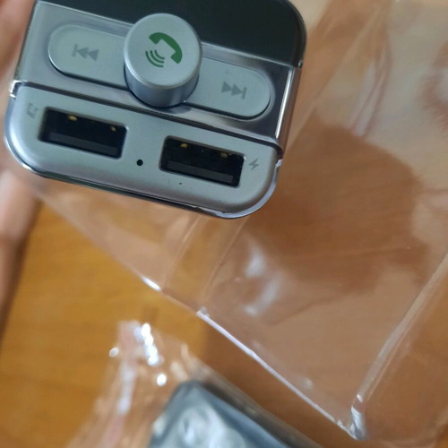 Car kit radio and charger unused