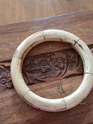 Wooden bracelet like new
