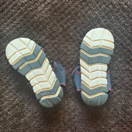 Σανδάλια Reebok για αγόρι 29 νούμερο σαν καινούργια, μπλε και κόκκινα