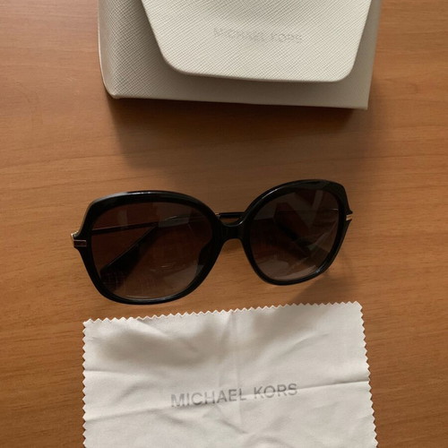 Michael Kors sunglasses like new, black