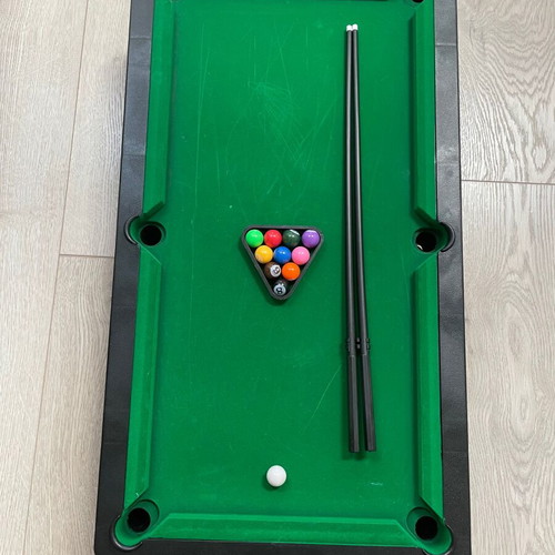 Children's billiards table like new, 30x60x15 cm, 2 cues, colorful balls