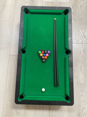 Children's billiards table like new, 30x60x15 cm, 2 cues, colorful balls