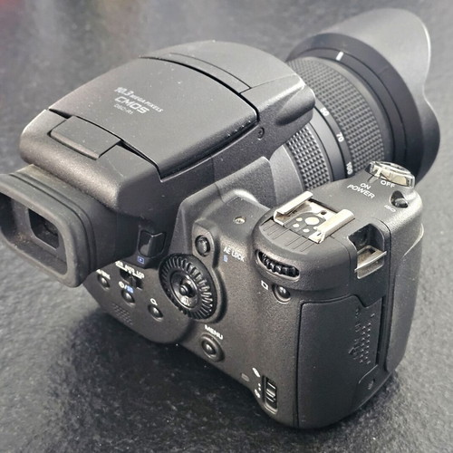 Sony Cyber-shot DSC-R1 camera with Carl Zeiss T* lens