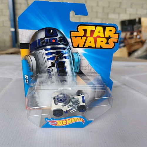 Hot Wheels Star Wars R2-D2 diecast collectible new