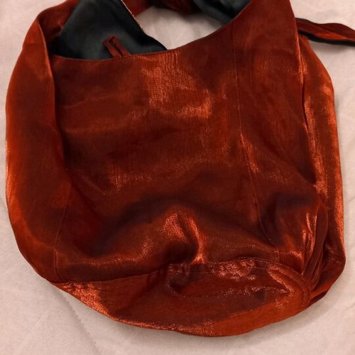 Handmade shoulder bag red and gold in excellent condition